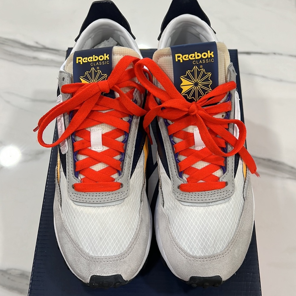 Women’s Reebok sneakers - Picture 2 of 8